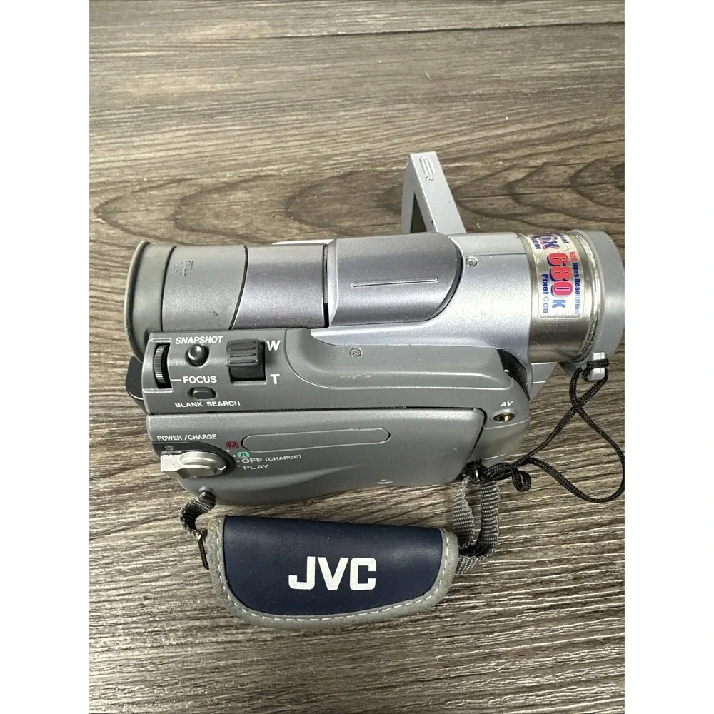 VTG JVC Digital Video Camera Mini DV Camcorder GR-D90U 700X (For Parts Untested)
